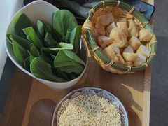 -喃喃椰·糟粕醋·椰子鸡火锅(七堡花园店)