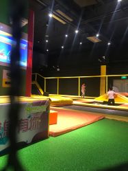 -蹦蹦跳跳(新奥购物中心店)