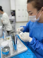 -靓芙泉专研痘痘肌