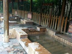 -金孔雀温泉旅游度假村