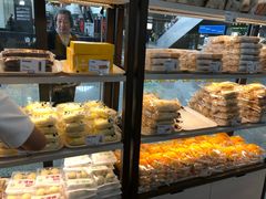 面包甜点陈列柜-一鸣真鲜奶吧(温州南站店)