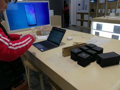 -华为授权体验店(中山公园来福士)