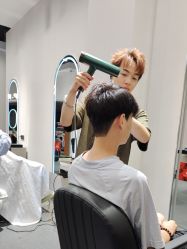 -P.R.O.salon 发哲
