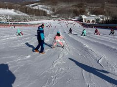 -亚布力新体委滑雪场
