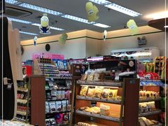 面包甜点陈列柜-全家便利店(兴贤路店)