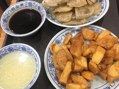 老北京炸灌肠-门框胡同百年卤煮(新街口店)