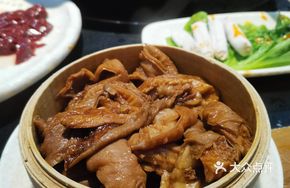 Braised Pig Intestines with Pork Head
