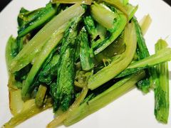 清炒油麦菜-老牌坊•鲁菜名店•地道济南菜(大观园商埠店)