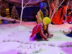 -圣名游乐城冰雪大世界