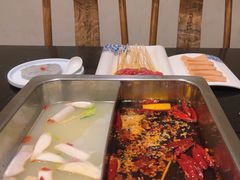 -百年川椒重庆老火锅(光谷店)