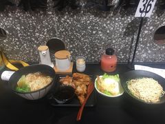 脆皮鸡腿面-贡梅老面馆·蟹粉面·无锡特色小吃(南长街主推店)