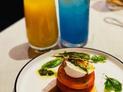 意大利芝士配西红柿-YUE·6·西式融合餐厅(外滩六号店)