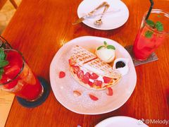 -ROAST coffee & eatery