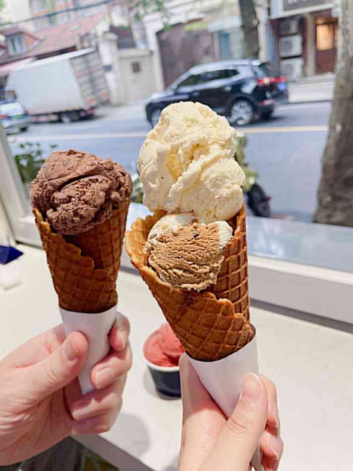 glacio dessert chef-"周五的午间散步,不经意地路过,装修风格小.