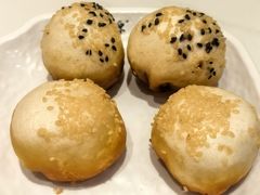 蟹黄和牛大虾拼盘生煎-鑫震源·苏式大虾生煎(山塘街店)