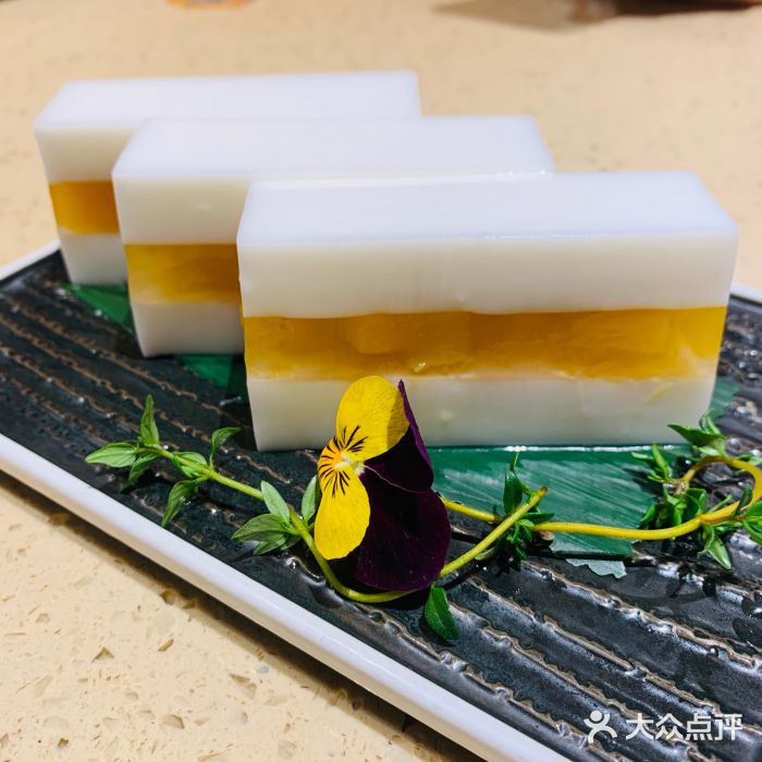 点都德(春熙路群光广场店)香芒夹心椰汁糕图片