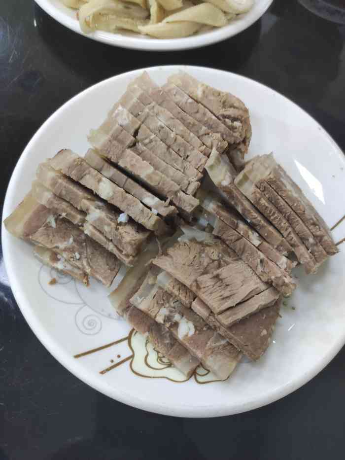 张泽羊肉庄(乐都路店"张泽羊肉也算是云间松江比较典型的特产,这.