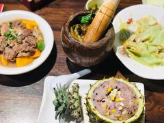 -老滇山寨•云南特色菜•地方菜•民族风情歌舞表演(金碧店)