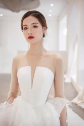 -艾米丽婚纱礼服