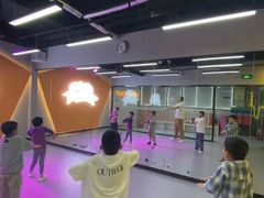 -U.P流行舞蹈文化艺术中心(财富星座店)