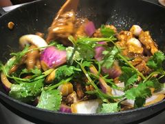 -胡须佬鸡煲四季火锅店(石厦西村直营店)