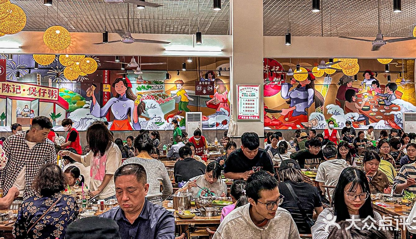 5点排队 、7点半才吃上…听说这家火锅很特别？