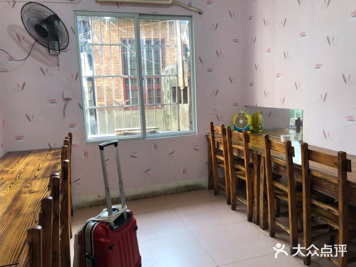 小二面店图片