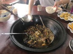 -粘豆包柴火铁锅炖