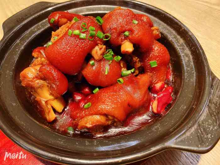 真味汤馆(开州店)-"晚上与合作单位共进晚餐,合作方特地选择了.