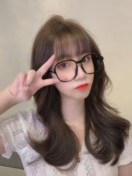 -MODEL'S HAIR