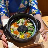 俩人吃的非常饱 食材很新鲜 菜式非常丰富 服务没得说