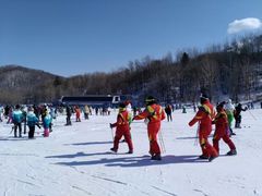 -亚布力新体委滑雪场