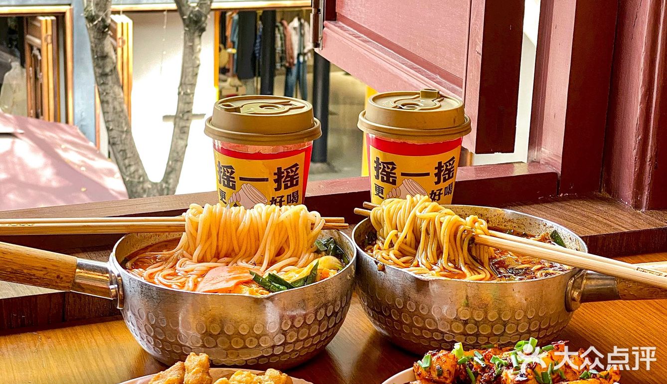 昆明｜排队也要吃的小锅米线🍜好吃绝了