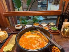 -银米·云南传统过桥米线(双廊黑金冠店)