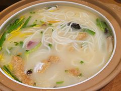 -云海肴·汽锅鸡·云南菜(天山百盛优客店)