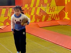 -嗨翻Hi-Fun竞技主题乐园·蹦床亲子生日轰趴(国光1937店)