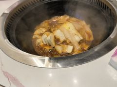 -雪乡人家东北菜·铁锅炖一切(高斯路店)