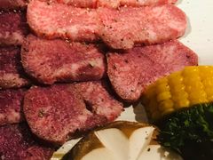 厚切牛舌-不倒翁炭火烧肉(永安里店)