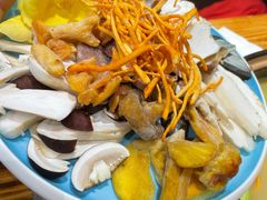 -菌之家·专业纯野生菌火锅·特色炒菌