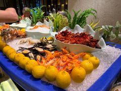-广州万富希尔顿酒店·感趣自助餐厅·金秋蟹宴生蚝海鲜刺身