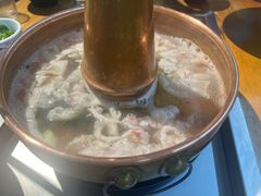 -洞庭洲·防空洞火锅·烧烤·铜锅涮肉(新百广场店)