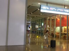 -星巴克(上海虹桥站2A检票口)