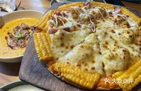 Seoul Corn Tower Thin Crust Double Pizza