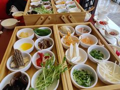 -云南荟·湖畔领宴(领事馆店)