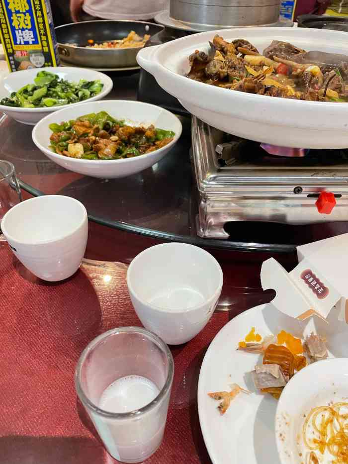 佳尝便饭(月湖店)-"家里有几次小聚餐在这里吃的.店面生意很.