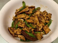 -辛香味烧鱼馆·非遗技艺·排骨红烧肉(光谷医药园店)