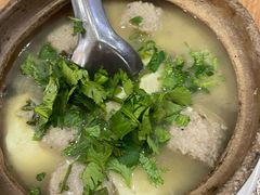 -亮亮小吃砂锅坛肉