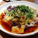 鸡肉比较柴，里面的面完全没有劲道