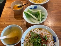 -兵哥豌豆面(雅颂居店)