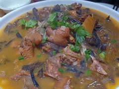 小鸡炖蘑菇-李老哈·东北菜(宋园路店)